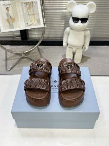 Prada Raffia Platform Slides — صورة 1