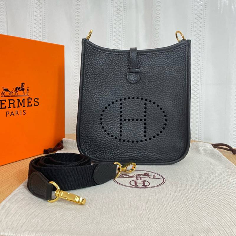 Hermès Perforated Crossbody Bag — صورة 1