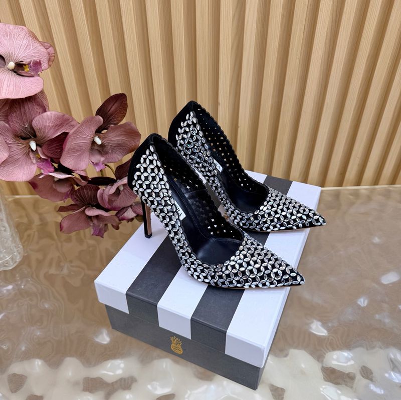 Aquazzura Crystal-Embellished Pointed Pumps — صورة 1