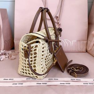 Miu Miu Woven Top Handle Bag — صورة 1