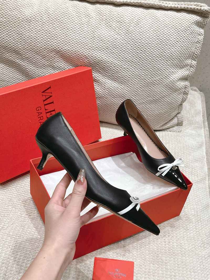 Valentino Garavani Bow-Detail Pointed-Toe Pumps — صورة 1