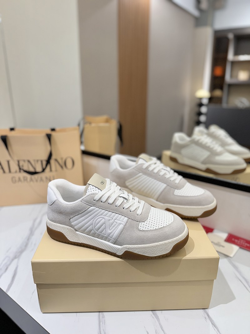 Valentino Garavani VLogo Easyjog Low-Top Sneakers — صورة 1