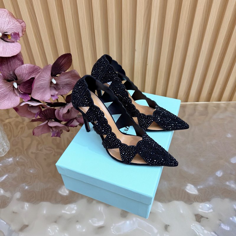 Aquazzura Crystal Cutout Pointed Pumps — صورة 1