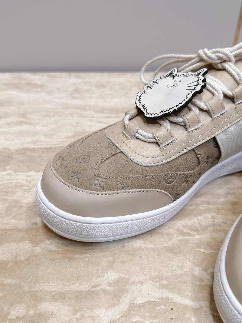 Louis Vuitton Monogram Low-Top Sneakers — صورة 1