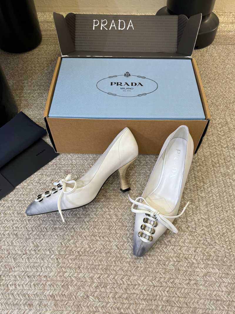 Prada Pointed-Toe Cage Pumps — صورة 1
