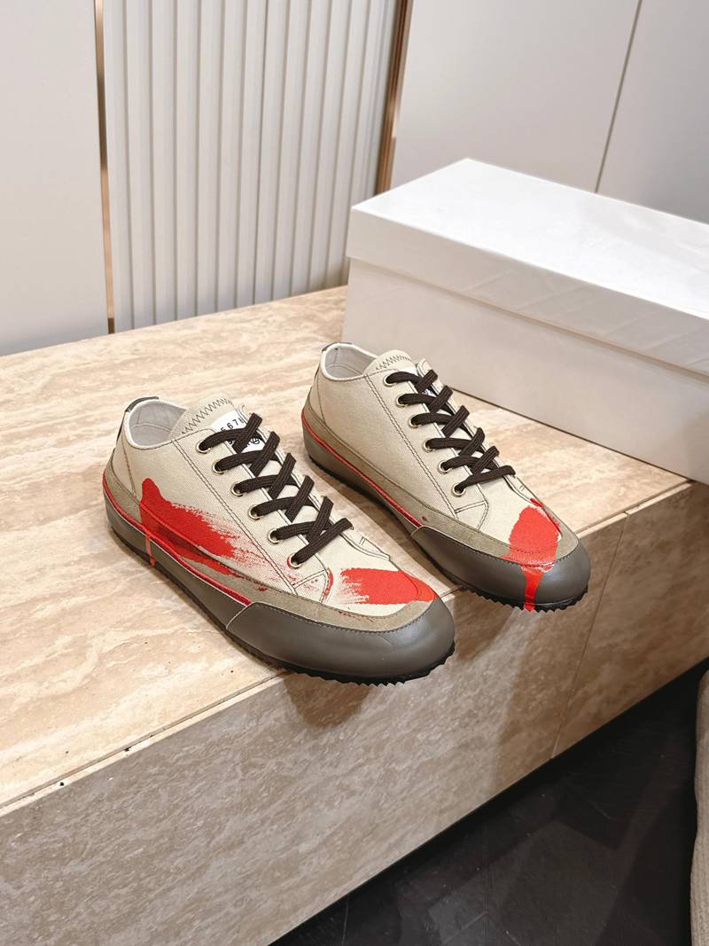 Maison Margiela Low-Top Paint Sneakers — صورة 1