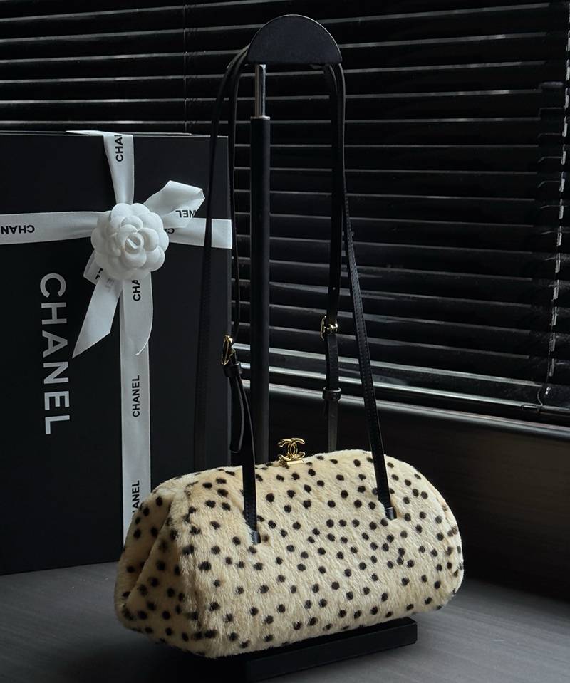 Chanel Leopard-Print Top Handle Bag — صورة 1